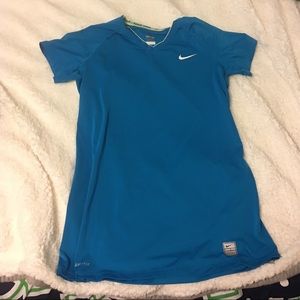 Nike fit workout top